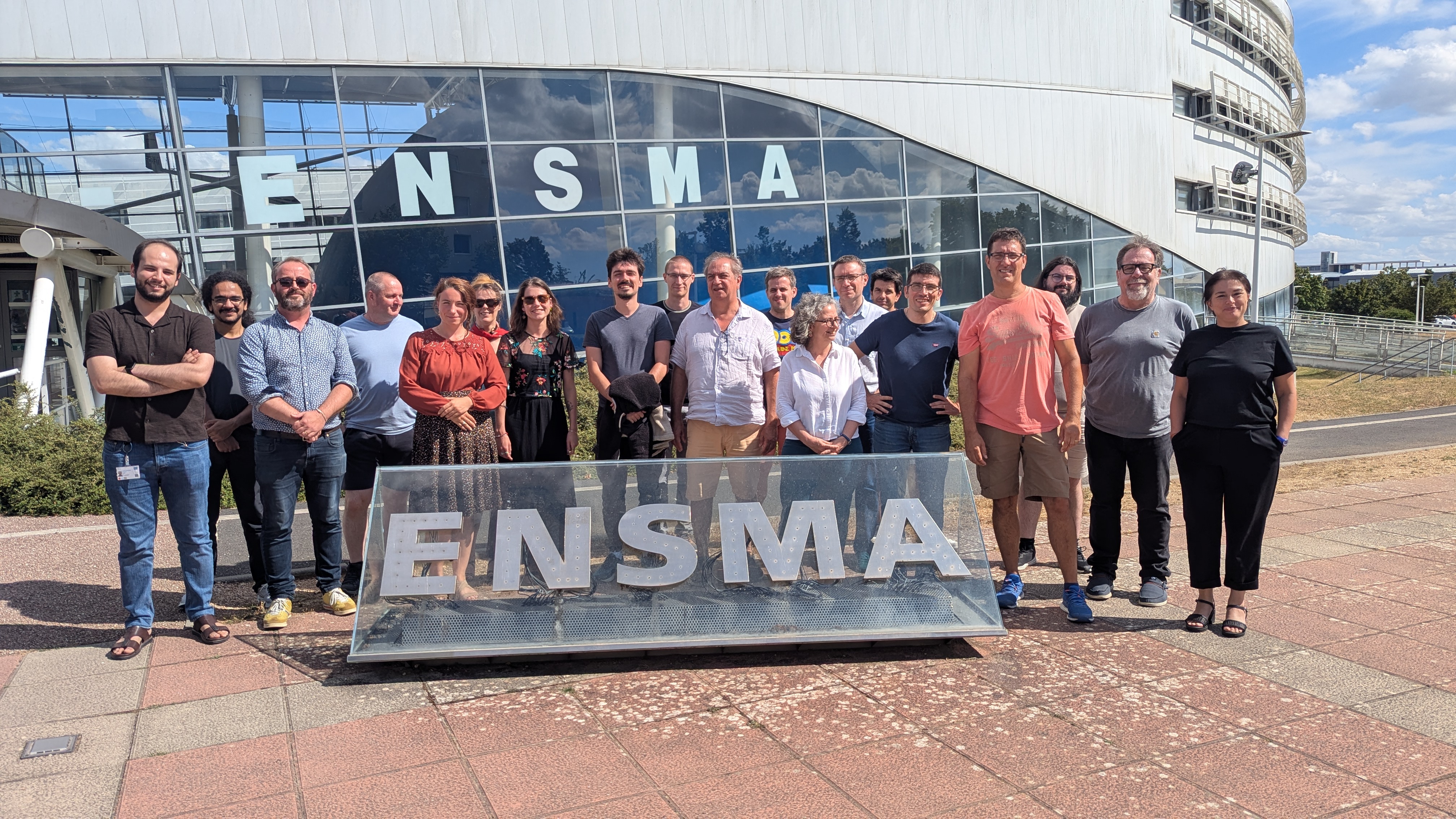 Photo de groupe pour la plénière de 2026 à Poitiers à l'ISAE-ENSMA, France